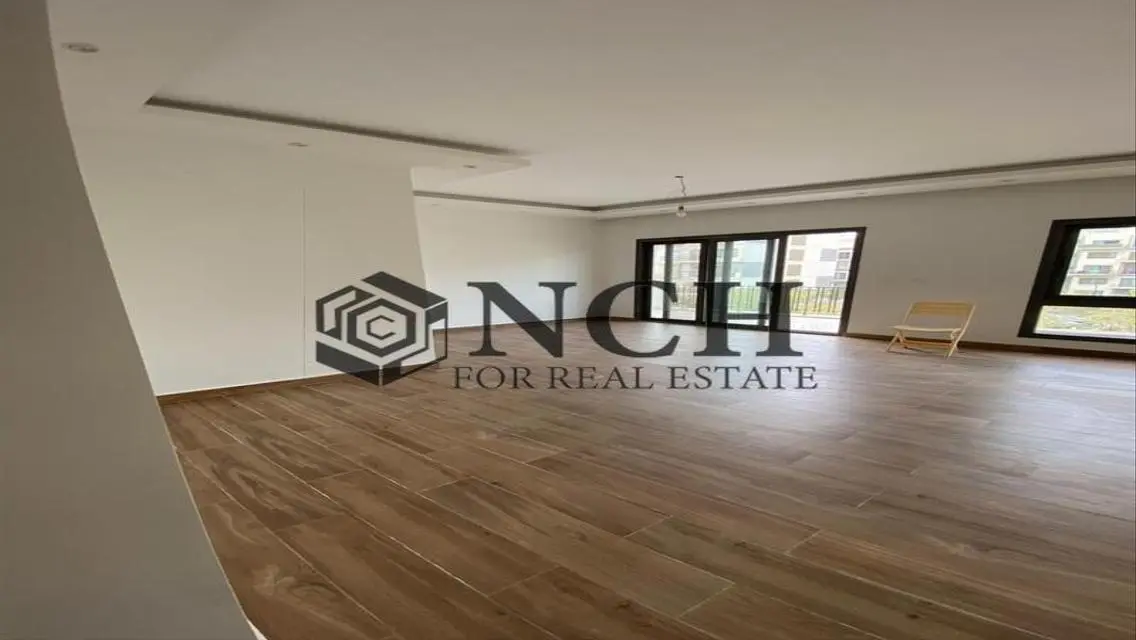 LUXURIOUS APT 195M FOR RENT, KITCHEN AND ACS .