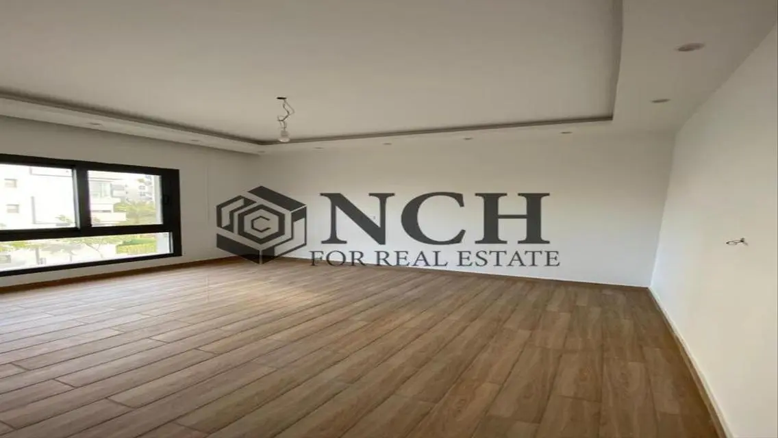 LUXURIOUS APT 195M FOR RENT, KITCHEN AND ACS .