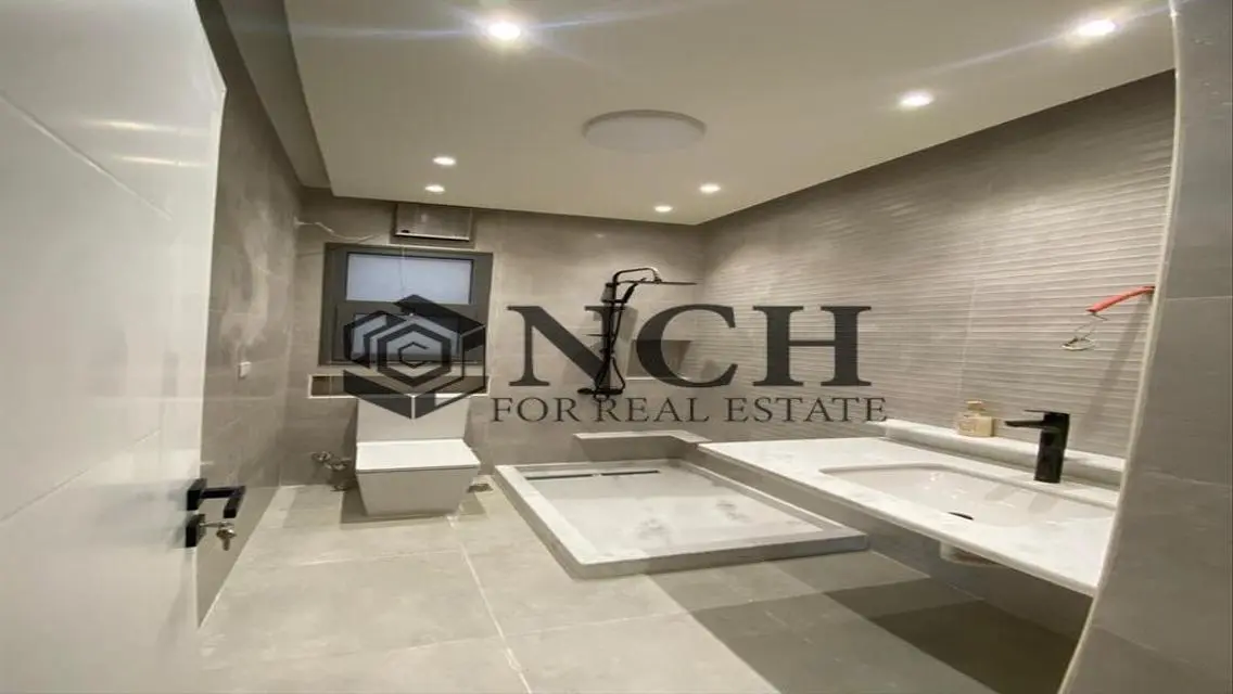 LUXURIOUS APT 195M FOR RENT, KITCHEN AND ACS .