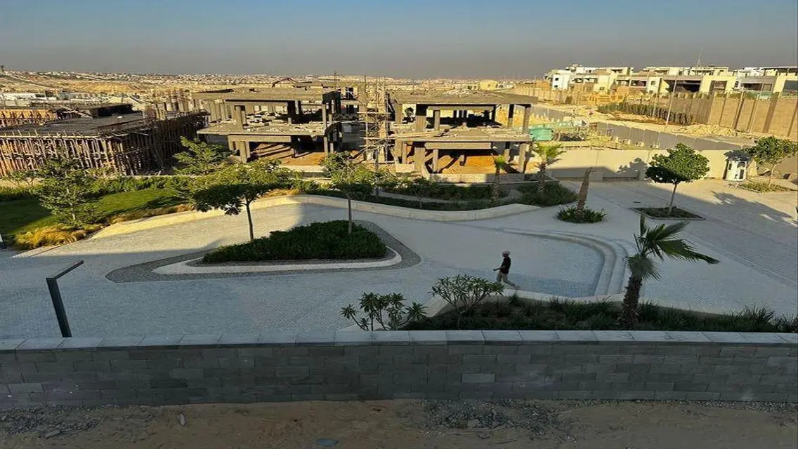 فيلا للبيع استلام قريب سور بسور مع بالم باركس
