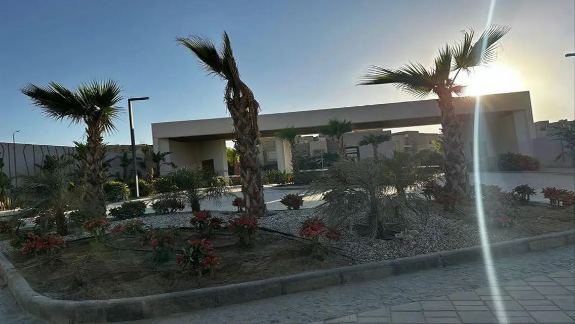 فيلا للبيع استلام قريب سور بسور مع بالم باركس