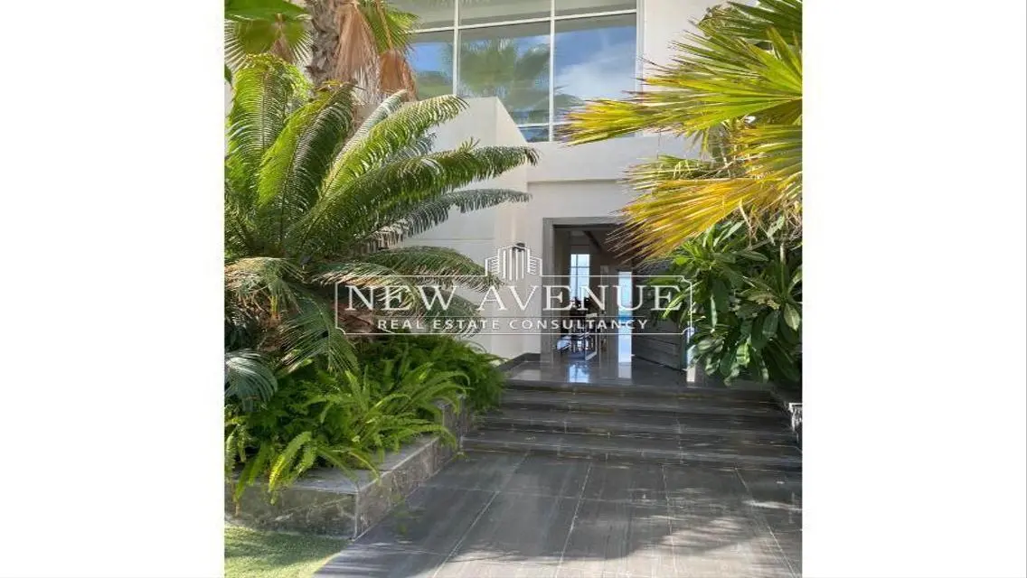 First Row Luxurious Villa in Hacienda White