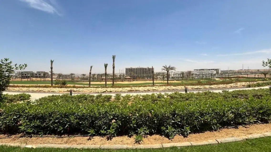 فيلا فاخرة للإيجار مع مسبح خاص وحديقة