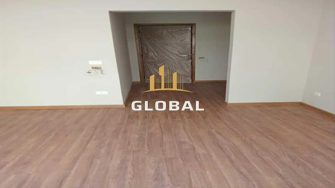 شقة بجاردن اول سكن نصف فرش 3غرف بفيلدج  جاردن