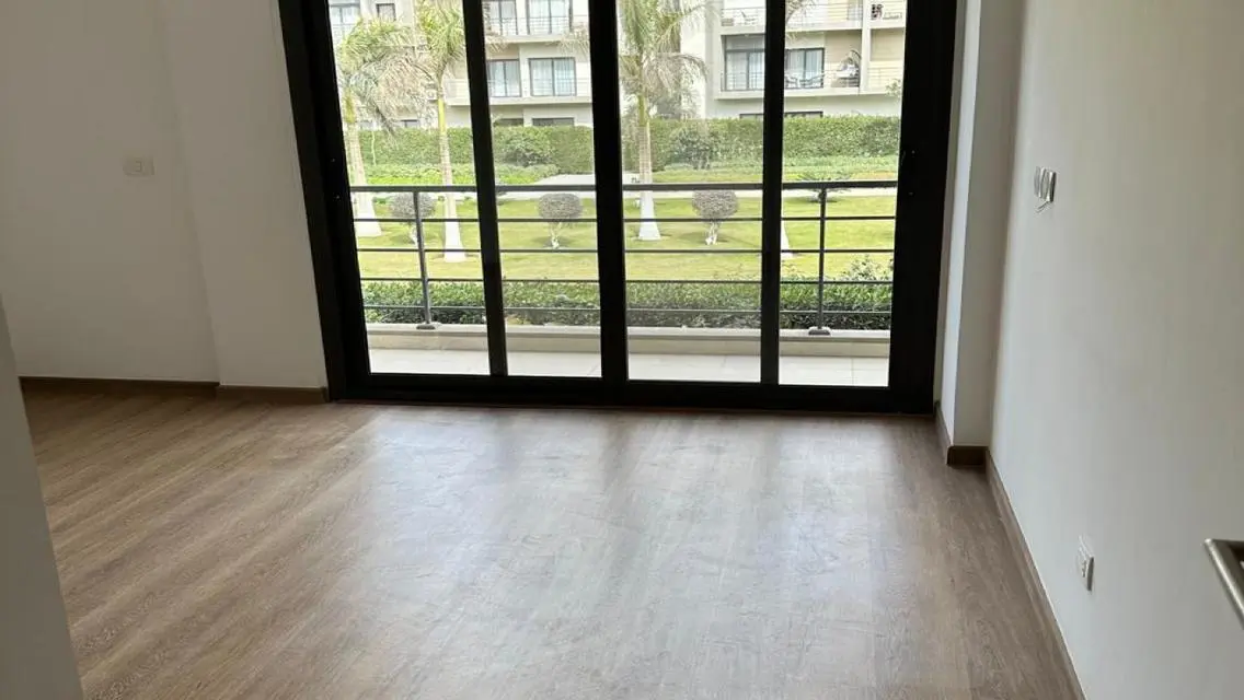 Apartment with kitchen &amp; AC&#39;s Firsthand
