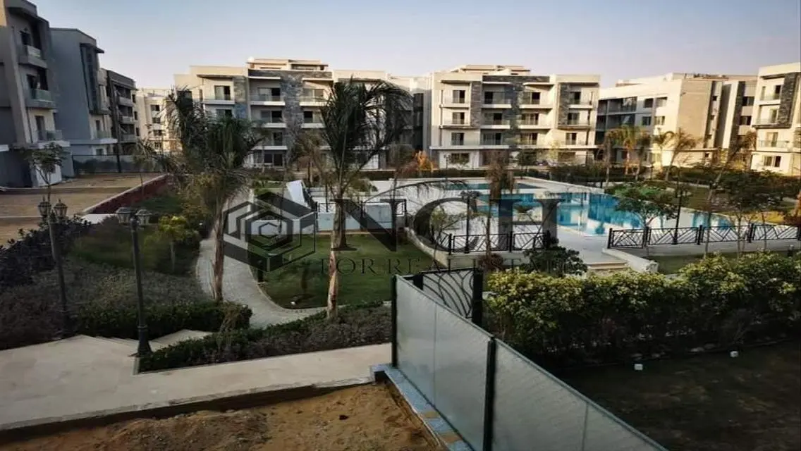 LUXURY APARTMENT WITH GARDEN FOR RENT WITH KITCHEN