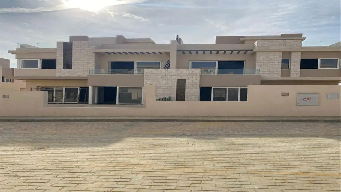 توين هاوس مميز استلام فورى فى تاونى بجوار نيو جيزه