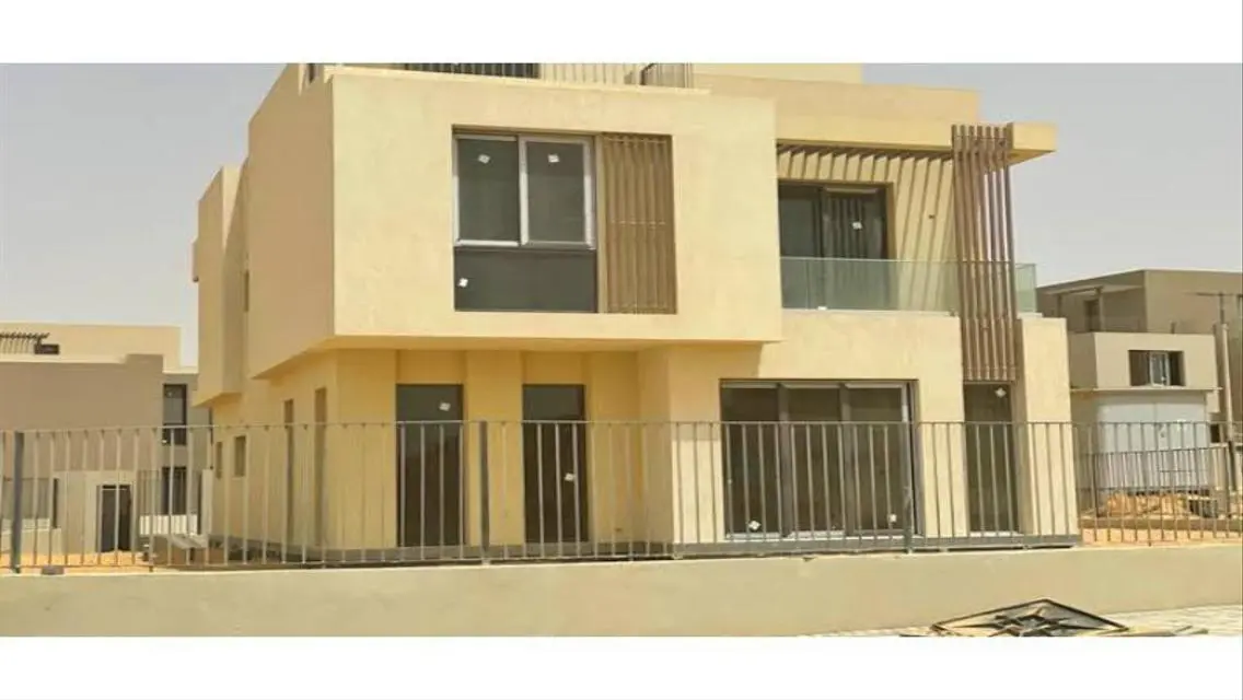 Standalone Ready to move With Huge Garden 377 m