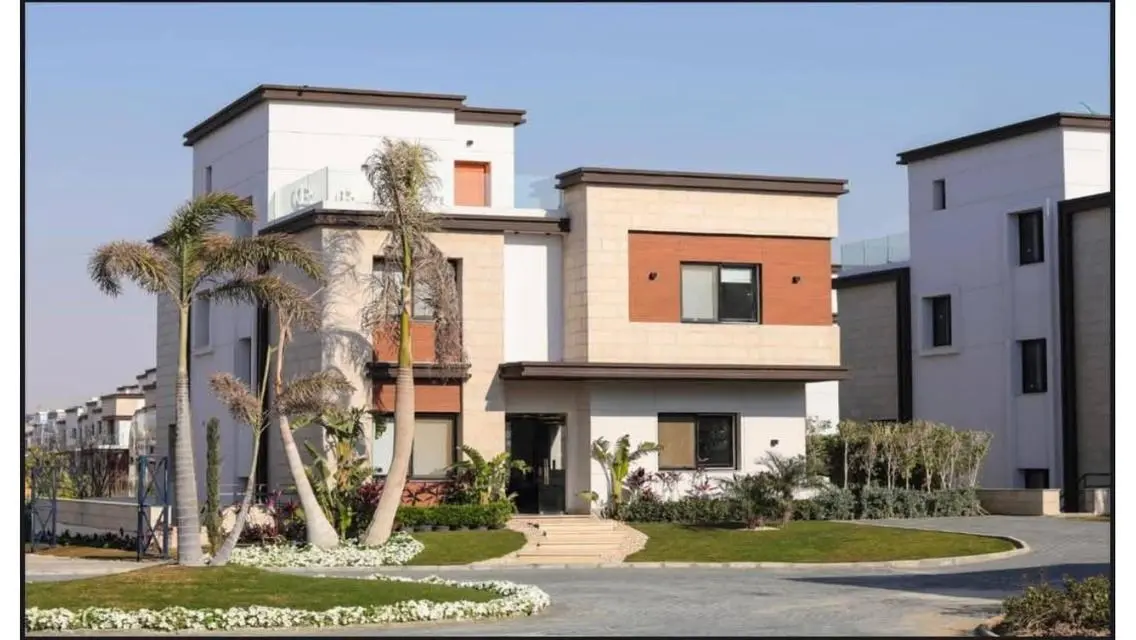 Townhouse for sale in Azzar compound 