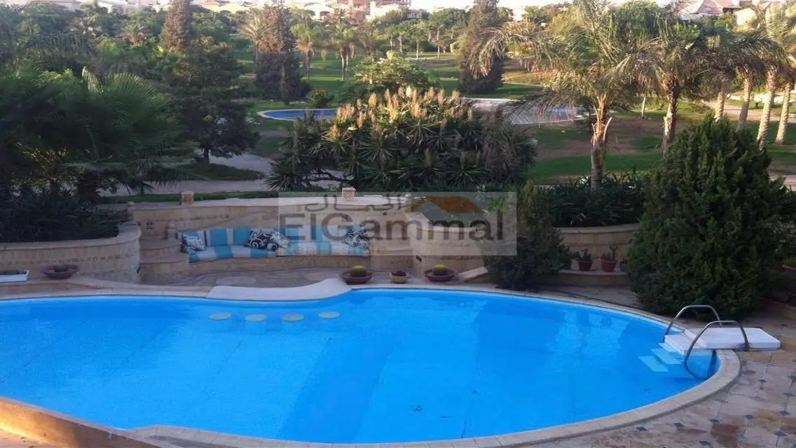 فيلا للبيع بكمبوند ارابيلا عالفيو البحيرة مباشرة