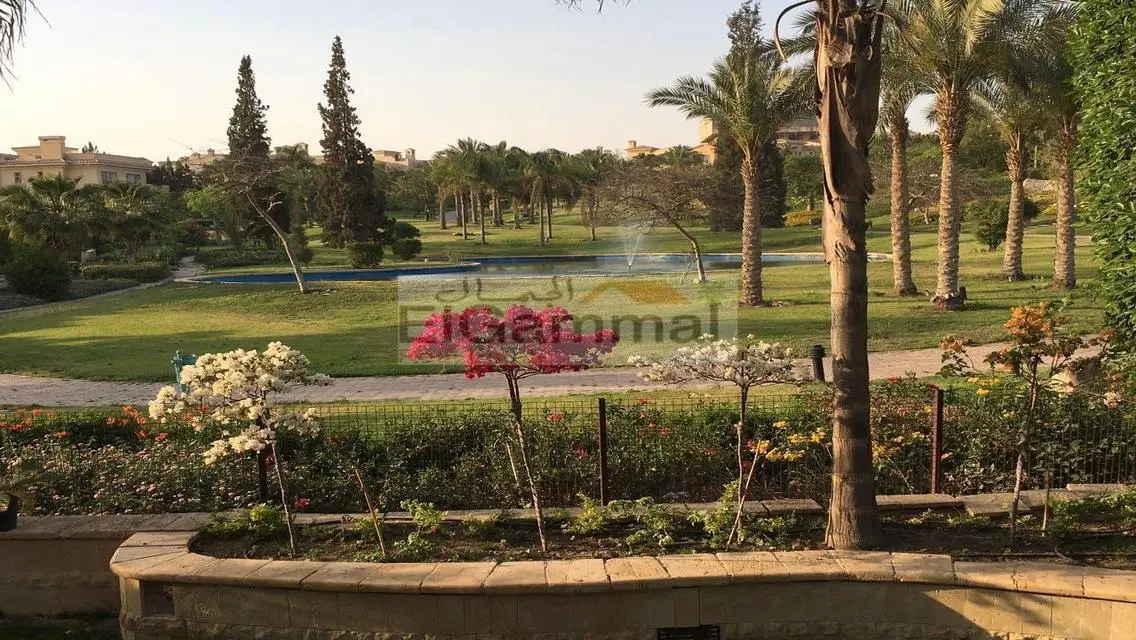 فيلا للبيع بكمبوند ارابيلا عالفيو البحيرة مباشرة