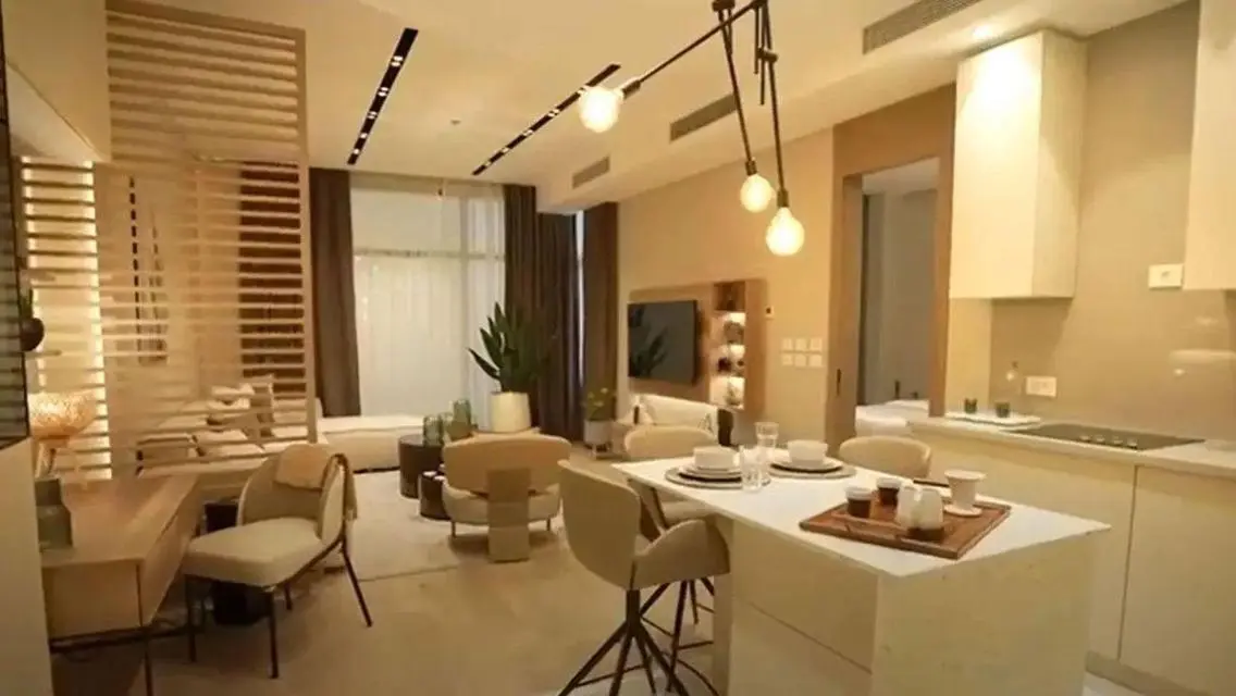 شقة للبيع بتشطيب كامل و خدمات فندقية من اركان بالم