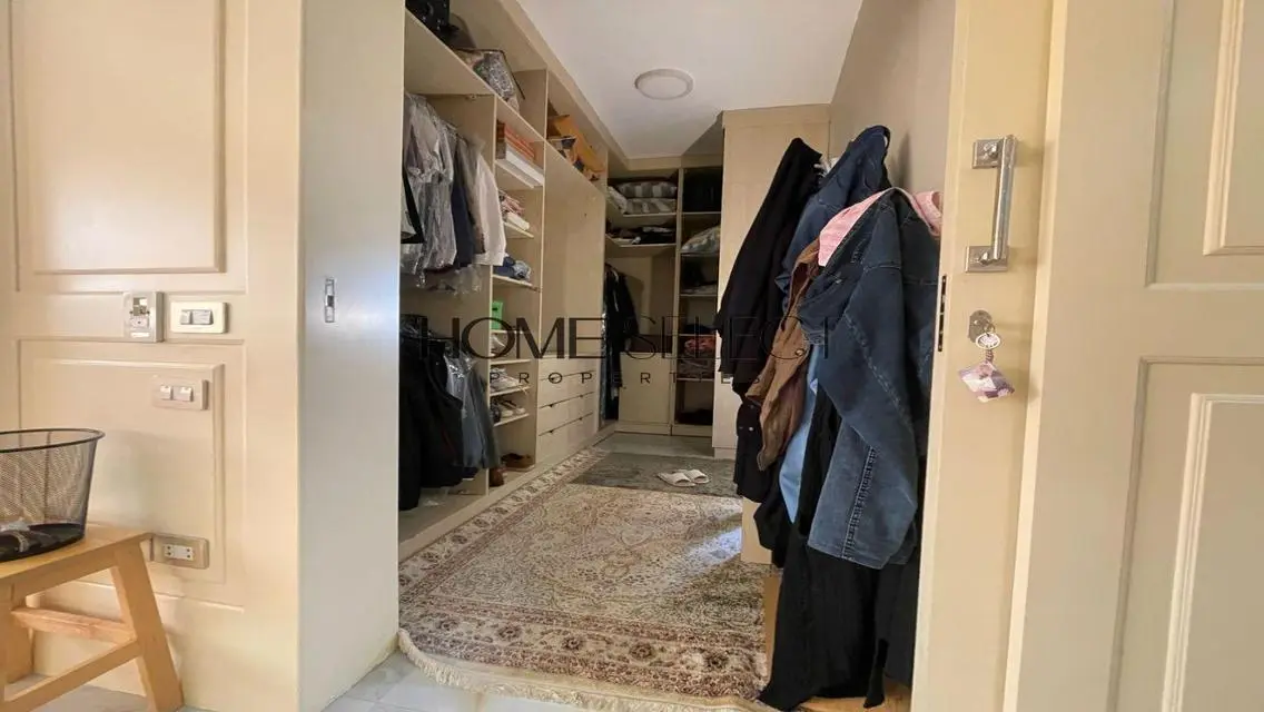فيلا فاخرة للبيع في مينا جاردن سيتي