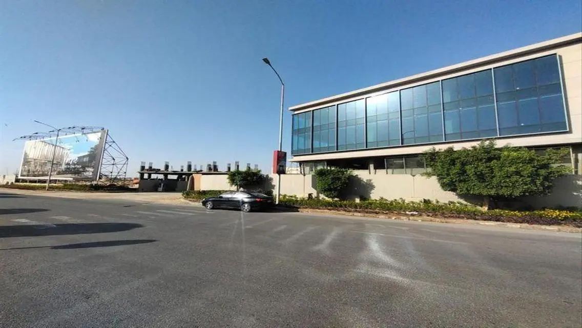 Ground floor shop106m in The Point in Sheikh Zayed