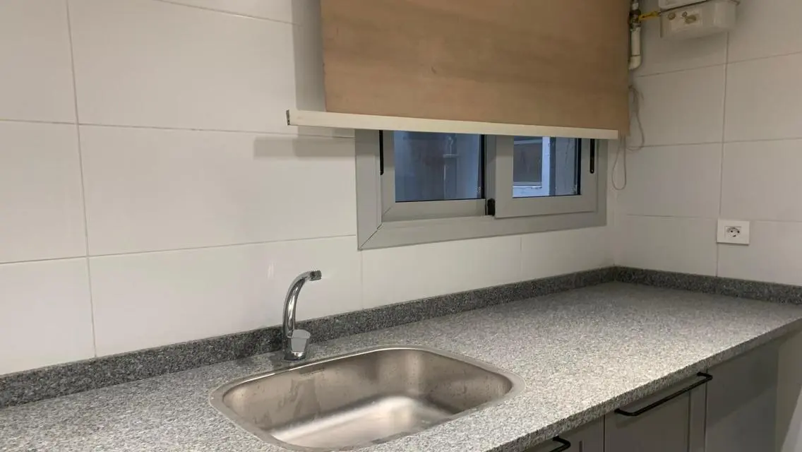 For Rent 150m - Prime Location -kitchen &amp; Ac&#39;s