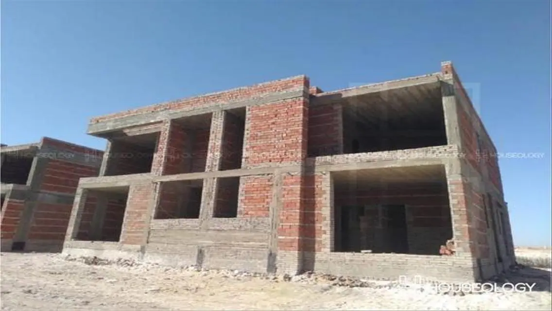 شاليه + حديقه كامل التشطيب فى ازها الساحل الشمالي