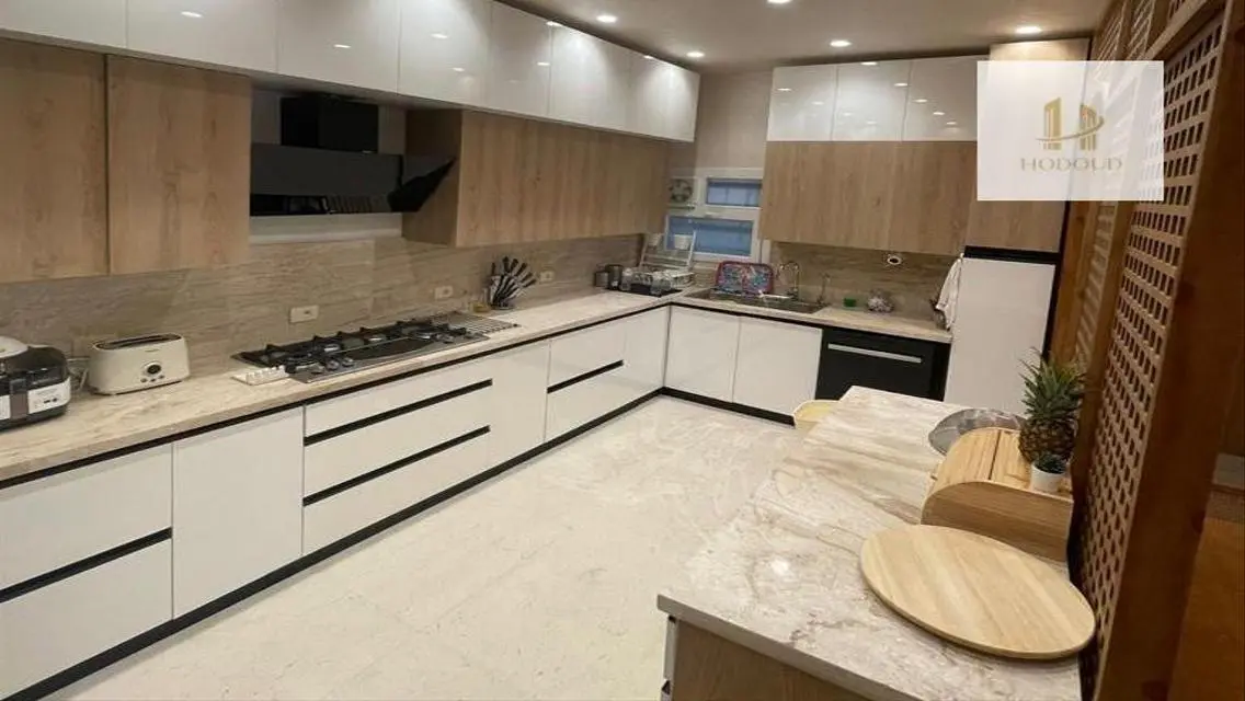 تاون هاوس بحمام سباحة للبيع في قطاميه جاردينز