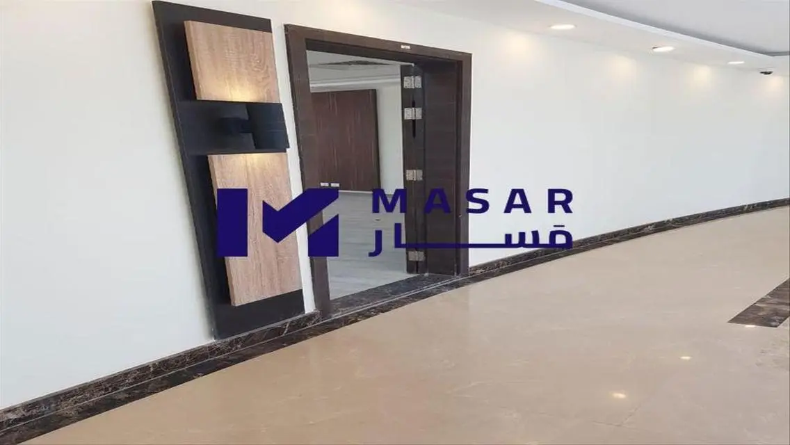 #مكتب 65م فيو مميز للايجار في تريفيم سكوير