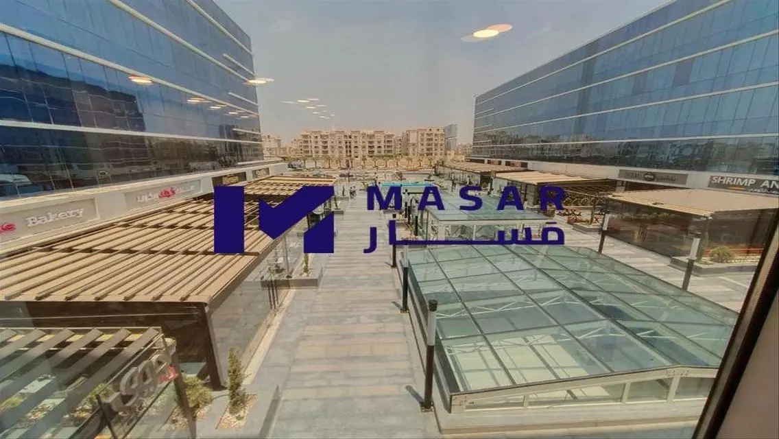 #مكتب 65م فيو مميز للايجار في تريفيم سكوير