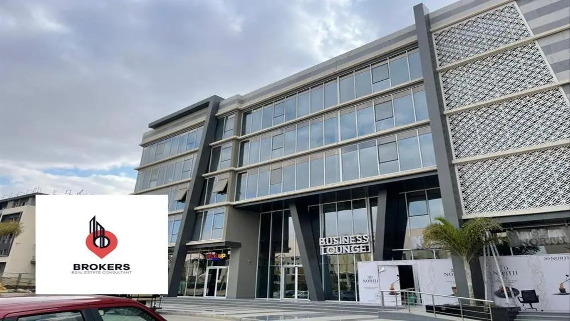 Office space for rent in Azad Mall