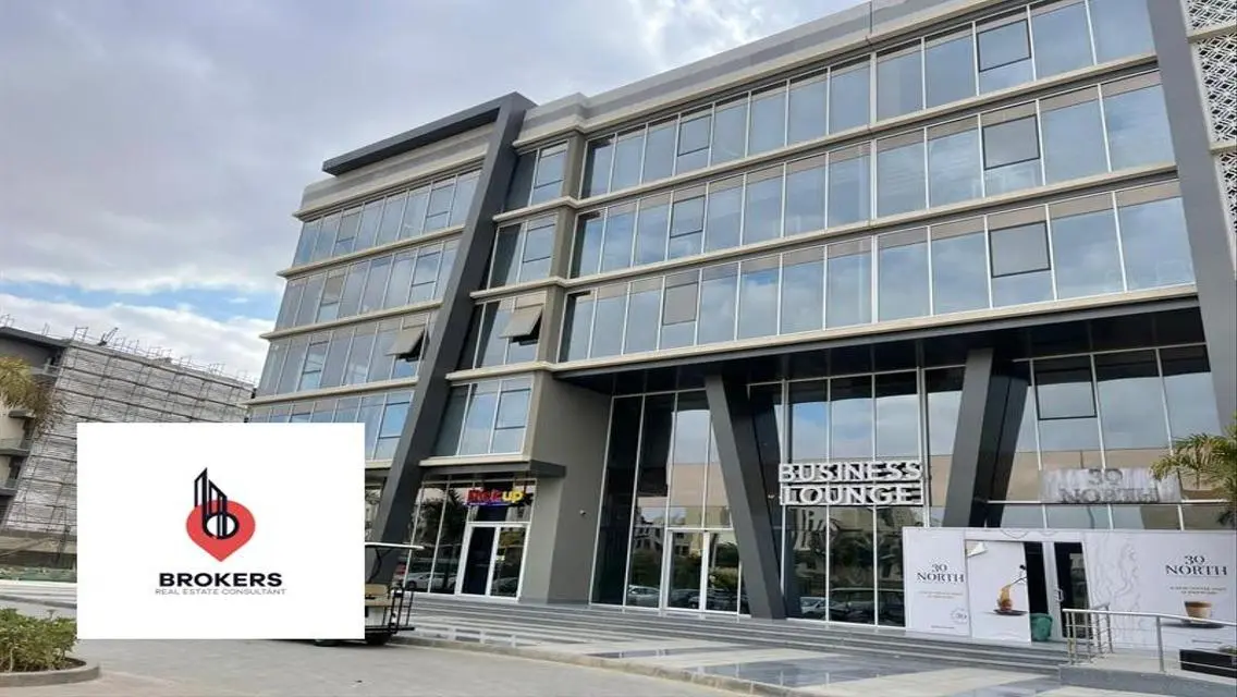 Office space for rent in Azad Mall