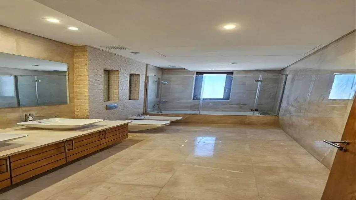 Finished apartment ready to move in Beverly Hills