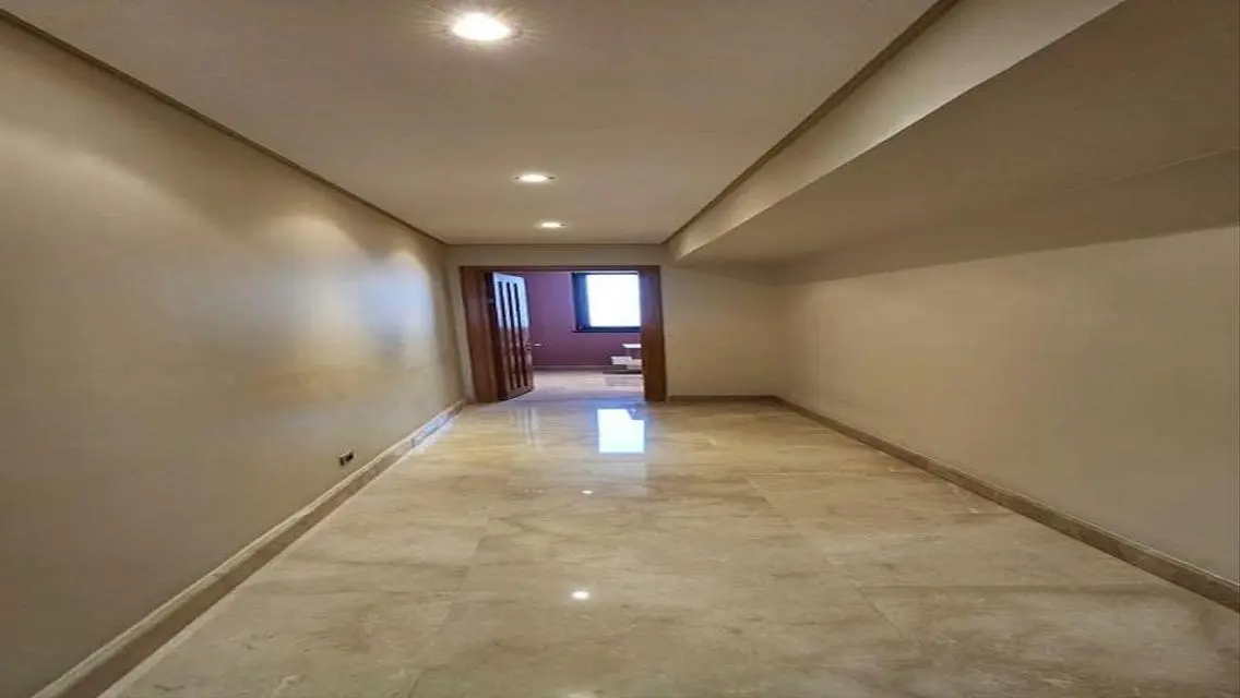 Finished apartment ready to move in Beverly Hills