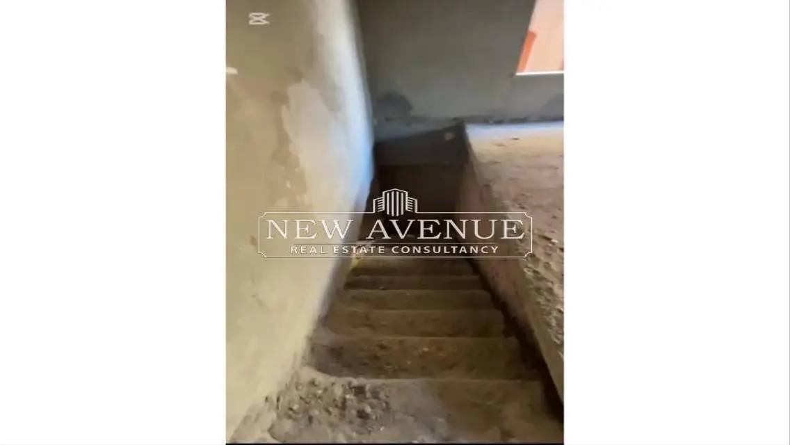 Duplex 370 m in Ganoub academia New cairo