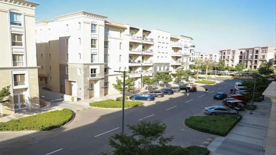 Luxurious Apartment in Mivida