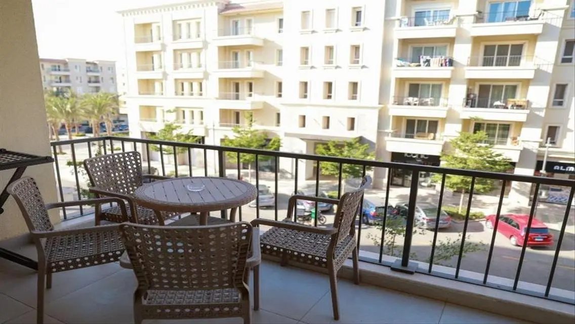 Luxurious Apartment in Mivida