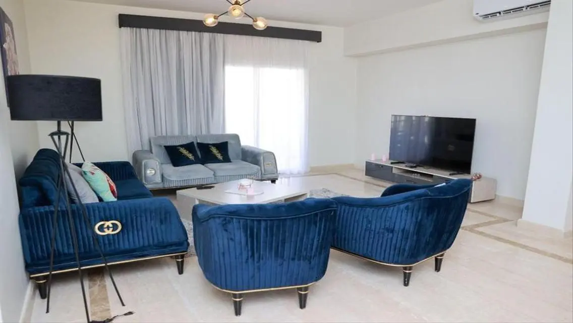 Luxurious Apartment in Mivida
