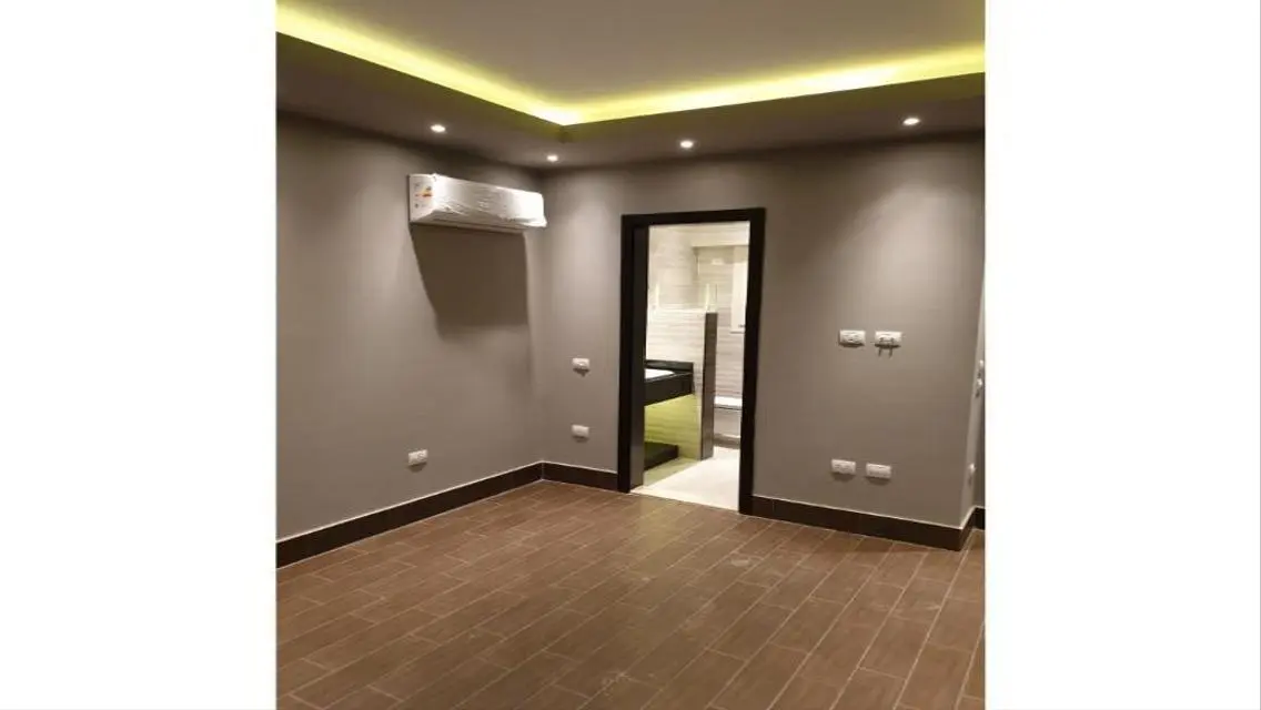 Luxurious Pent house for Sale at mountain view
