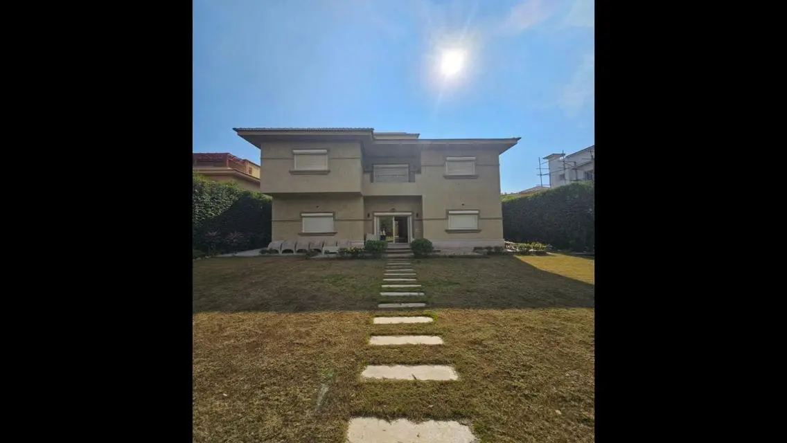 Villa for rent semi furnished in Moon Valley 1