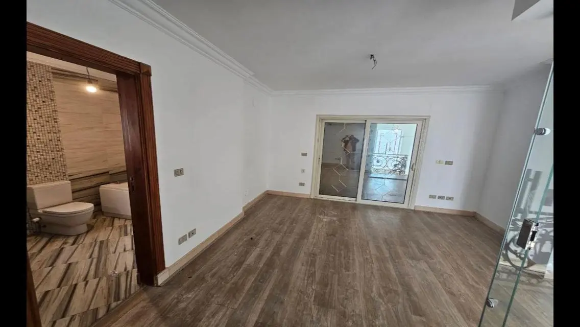 Villa for rent semi furnished in Moon Valley 1