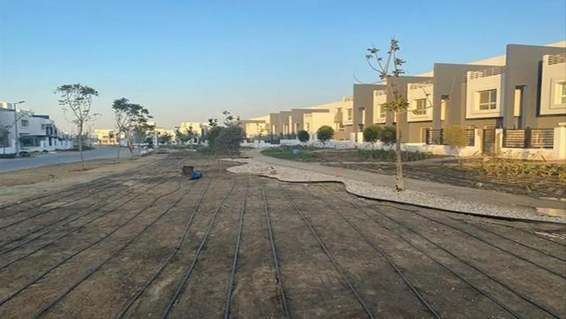 تاون هاوس كورنر في هايد بارك للبيع بموقع رائع 250م