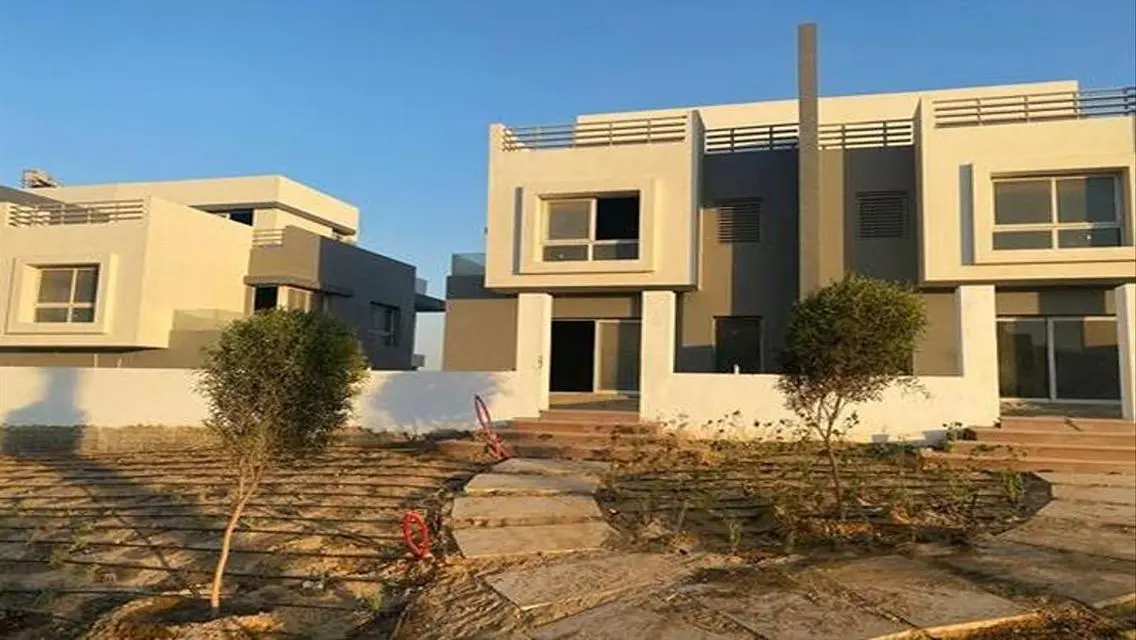 تاون هاوس كورنر في هايد بارك للبيع بموقع رائع 250م