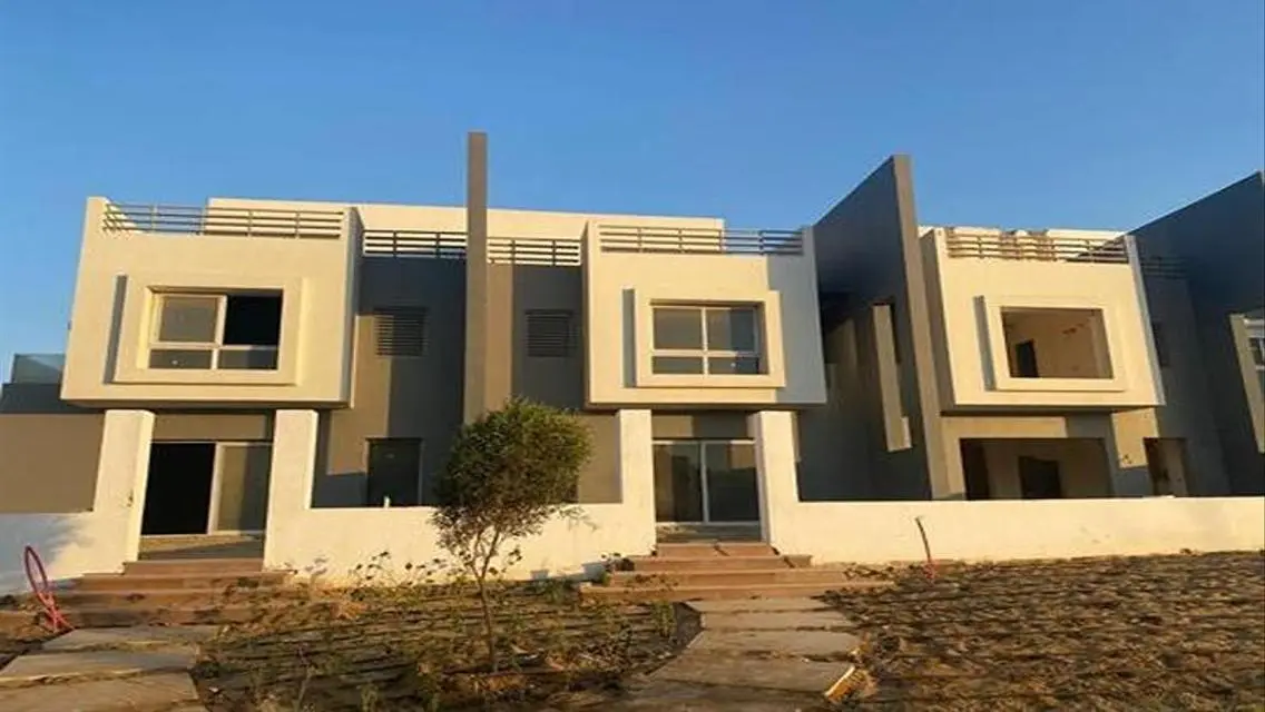 تاون هاوس كورنر في هايد بارك للبيع بموقع رائع 250م