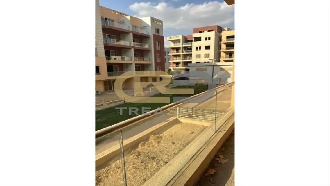 شقة للبيع في بروميناد فيو علي حمام السباحة       .