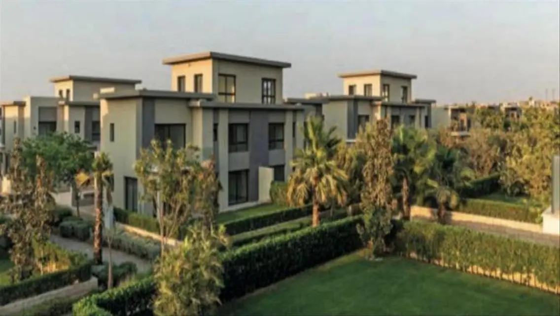 Elegant Lakeview Villa - 5 Bedrooms