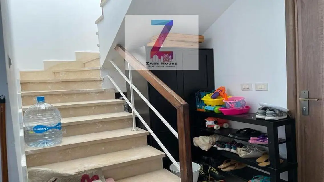 للبيع بنتهاوس على البحر فى امواج الساحل الشمالى