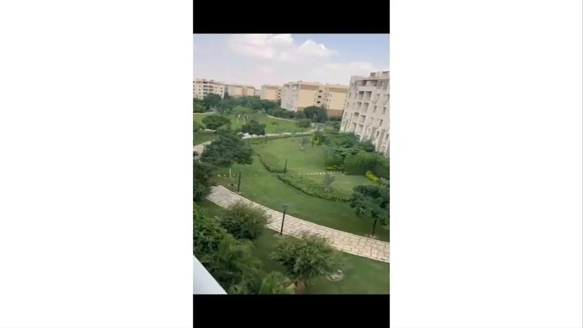 شقة للإيجار في مدينتي 96م تشطيب الترا سوبر لوكس