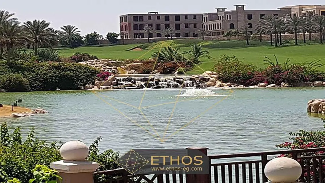 القطامية ديونز، ١٤٢٠م، اول صف جولف و بحيرة