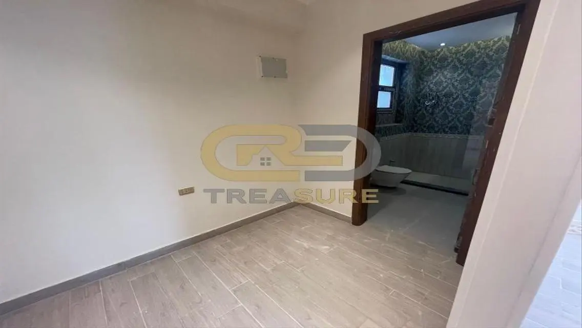Duplex with garden for rent in Eastown Kitchen+Acs