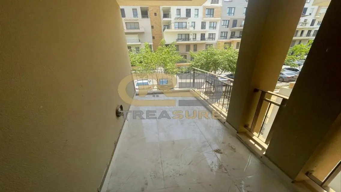 Duplex with garden for rent in Eastown Kitchen+Acs