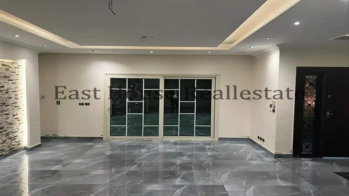 فيلا للبيع بسعر لقطه في الرحاب تشطيب سوبر لوكس