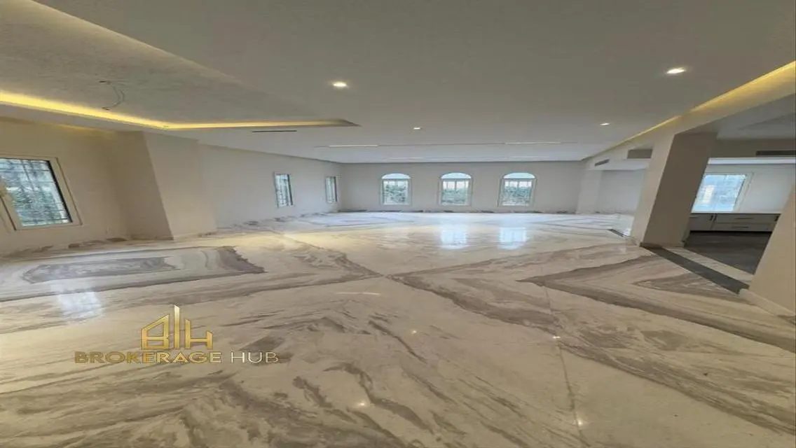 Villa for sale in a location Hyde Park,