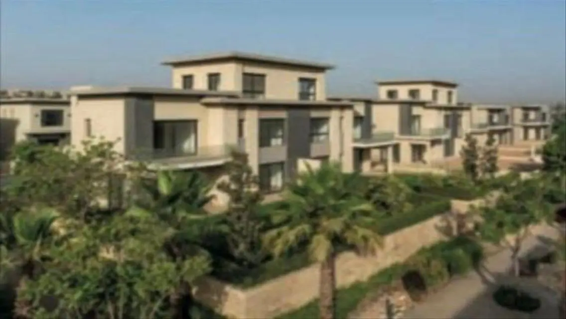 Luxurious Villa for Sale with Spacious Grounds at Swan Lake