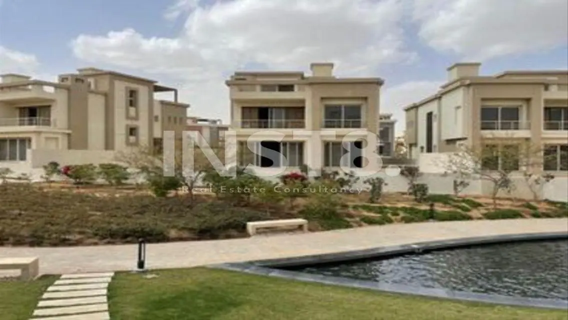 Luxury furnished apartment sale in CFC new Cairo