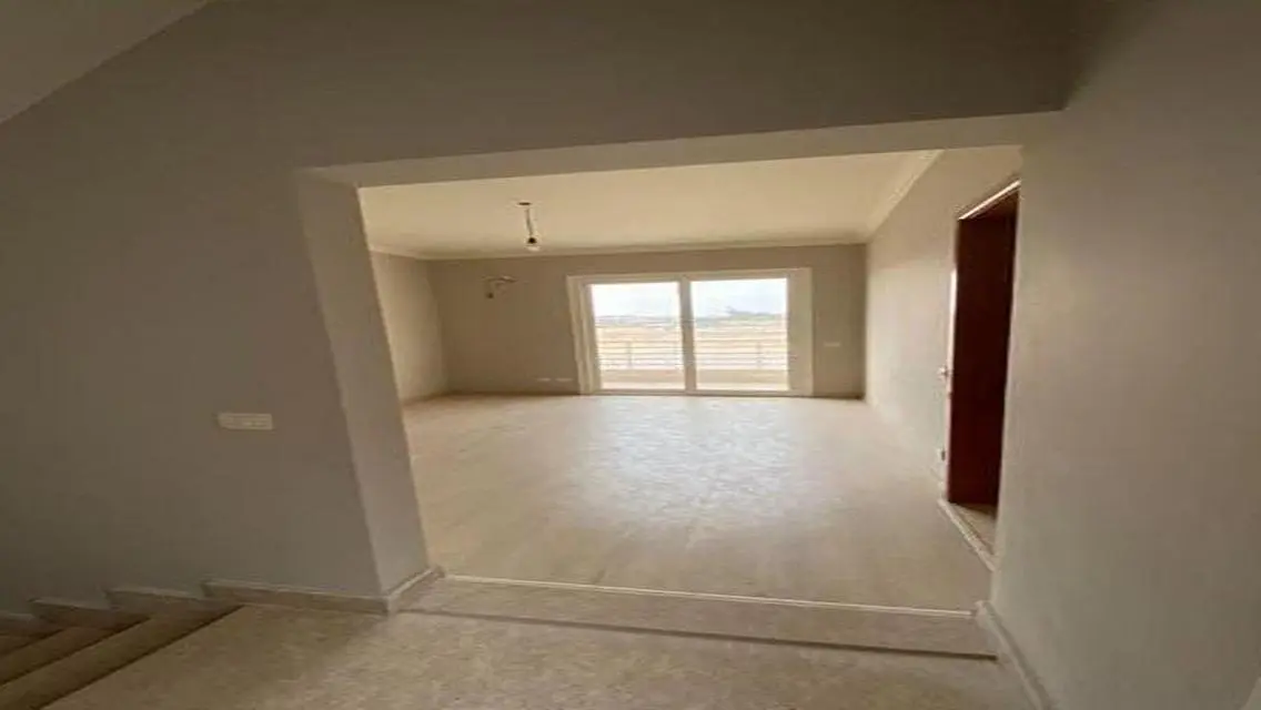 Resale TH 246m fully finished and ready to move