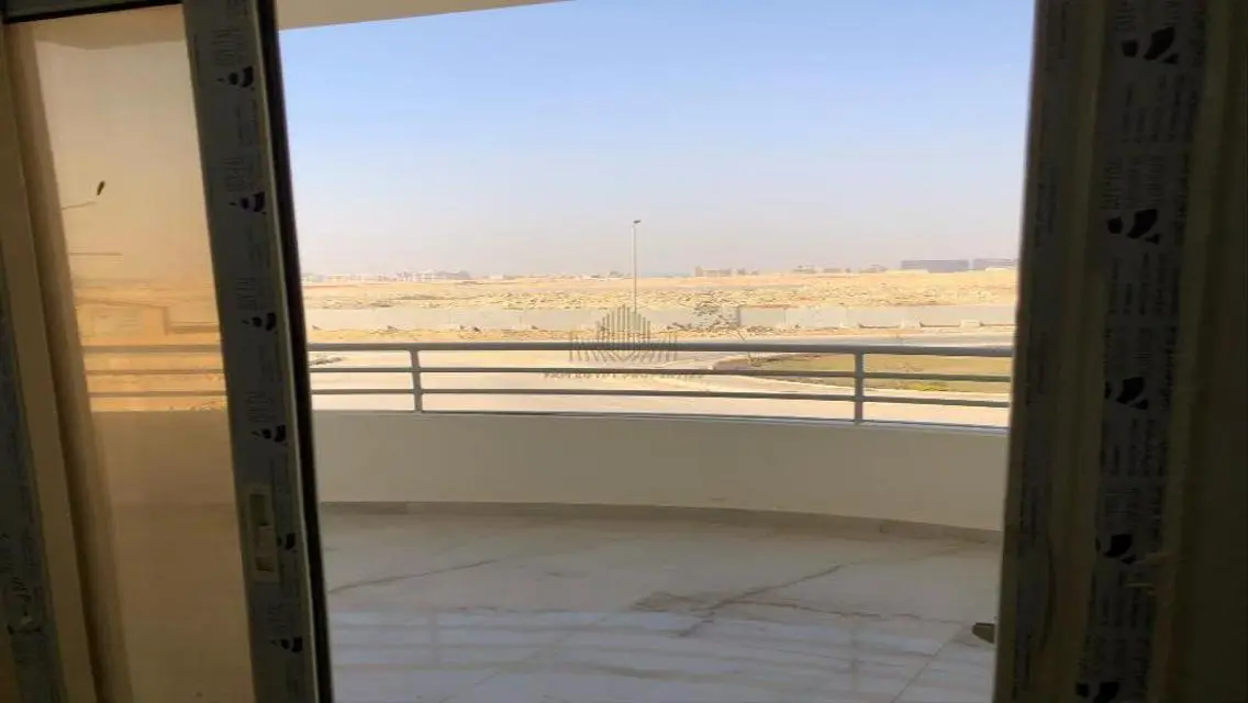2 Min from agora mall, 5 Min from golden square